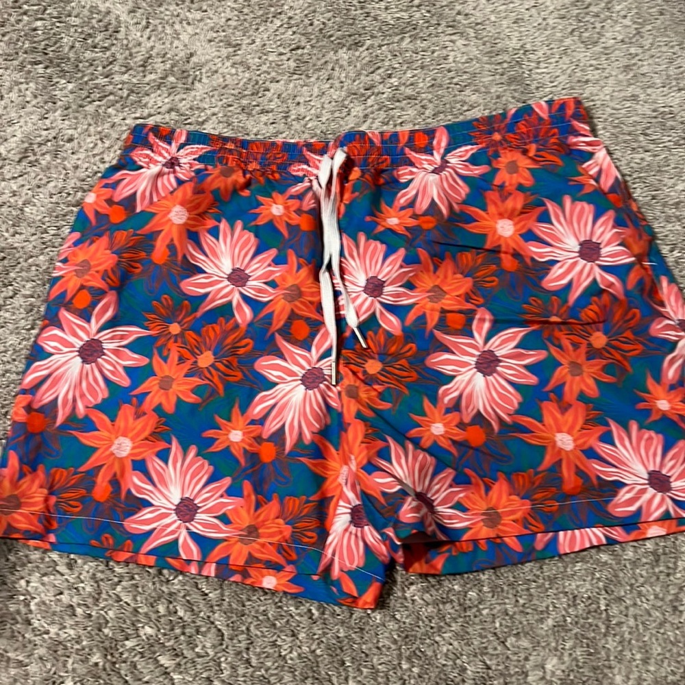 The No Faunas Just Floras 5.5"
XXL
